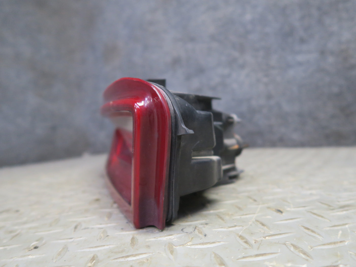 16-18 Chevrolet Camaro Set of 2 Rear Left & Right LED Tail Light Lamp OEM