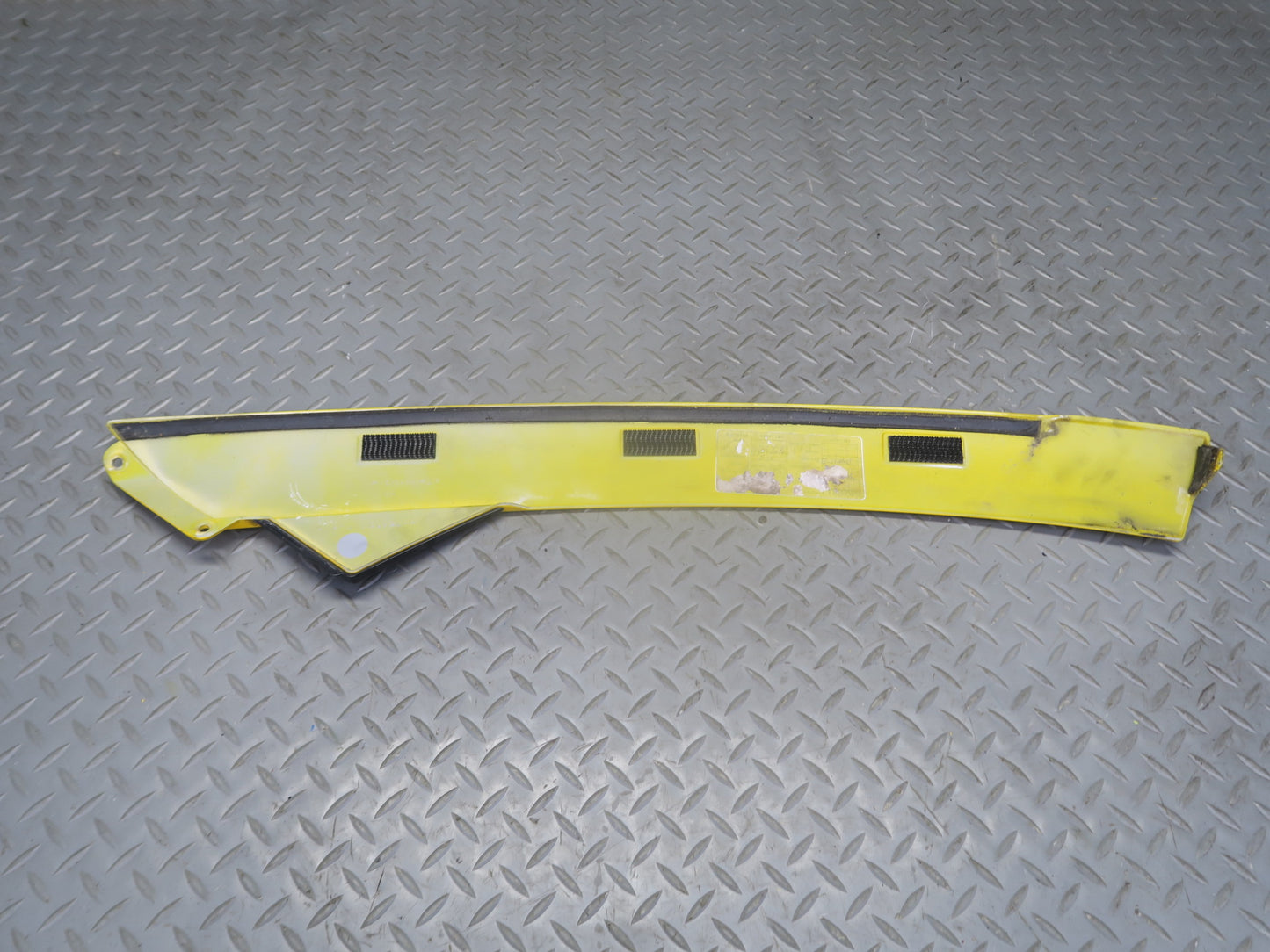 03-06 Chevrolet SSR Set of 2 Front Right Exterior A Pillar Molding Yellow OEM