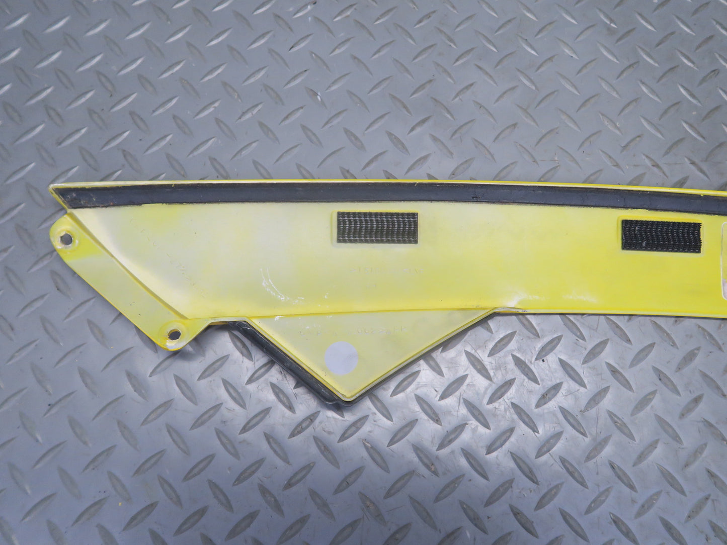 03-06 Chevrolet SSR Set of 2 Front Right Exterior A Pillar Molding Yellow OEM