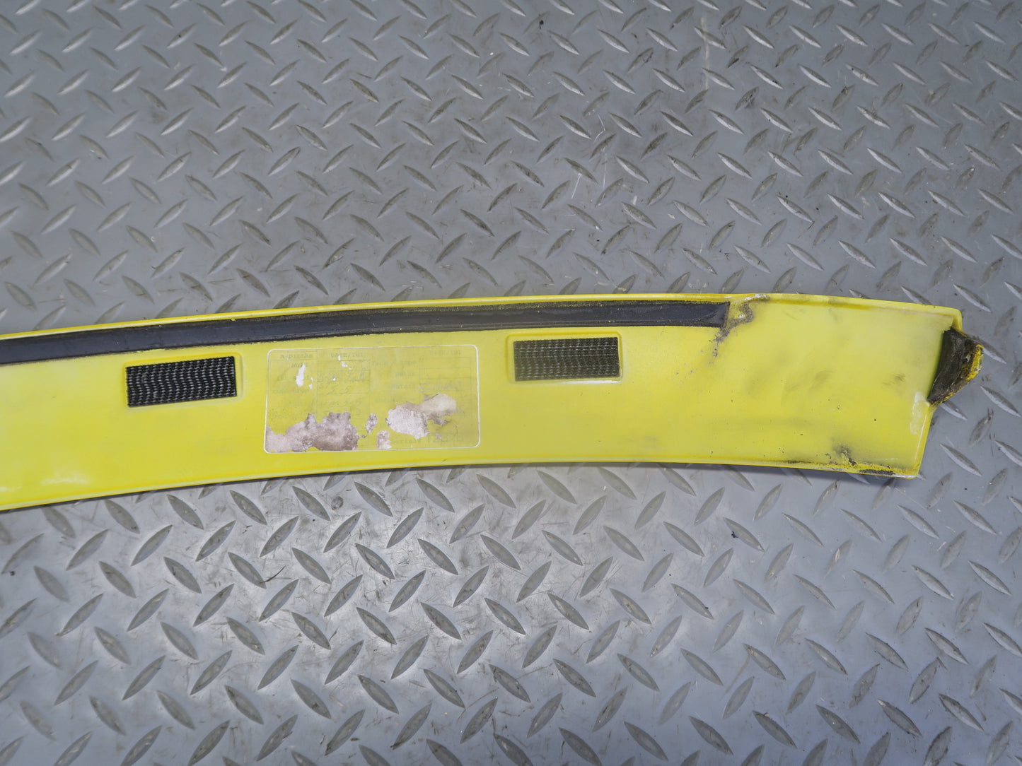 03-06 Chevrolet SSR Set of 2 Front Right Exterior A Pillar Molding Yellow OEM