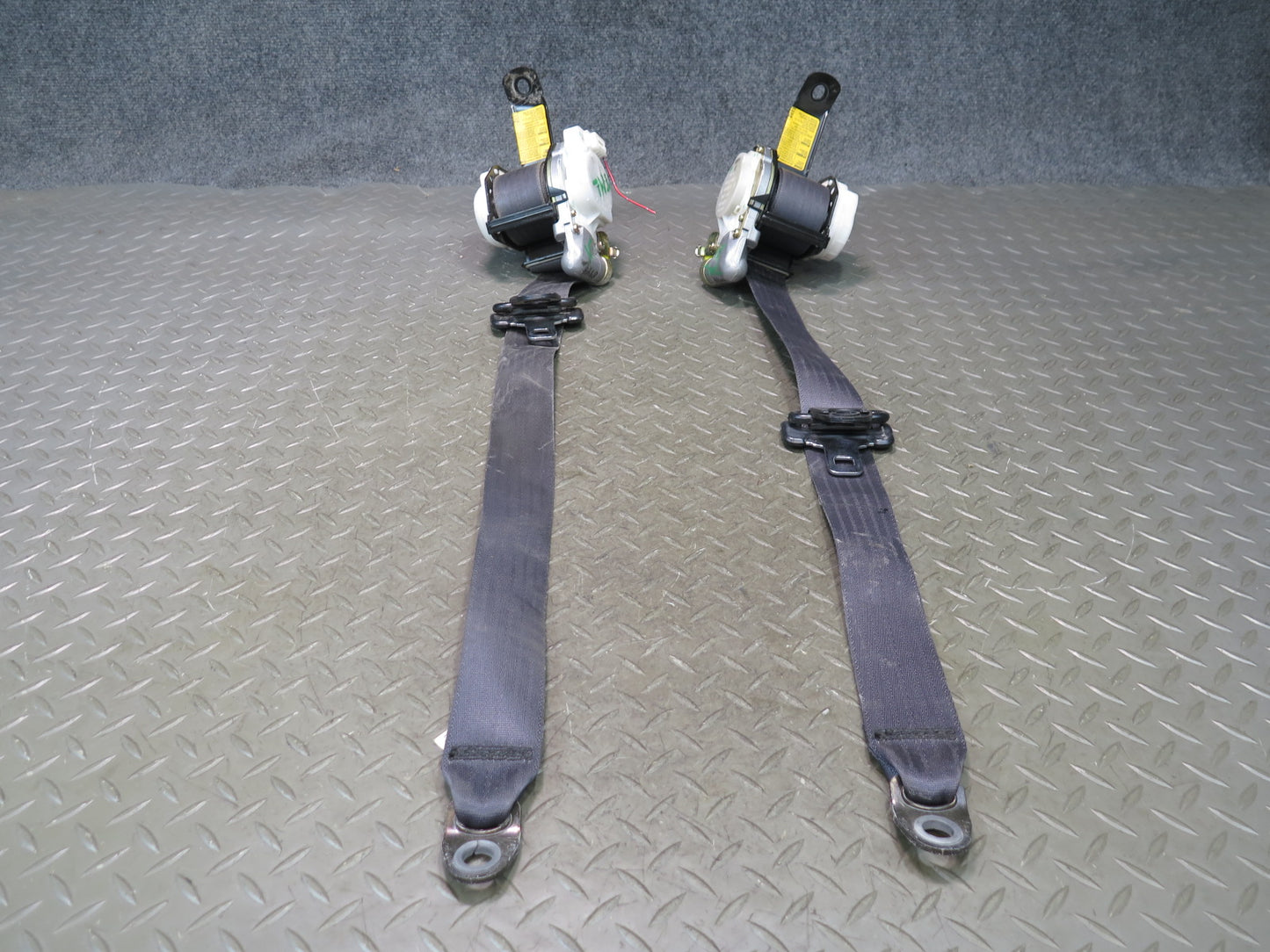 00-01 TOYOTA MR2 FRONT RIGHT & LEFT SIDE SEATBELT RETRACTOR SET OEM