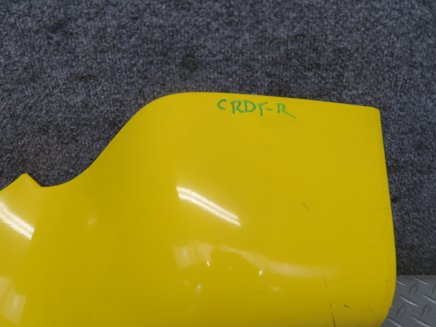 03-06 Chevrolet SSR Front Right Fender Rocker Molding Yellow OEM