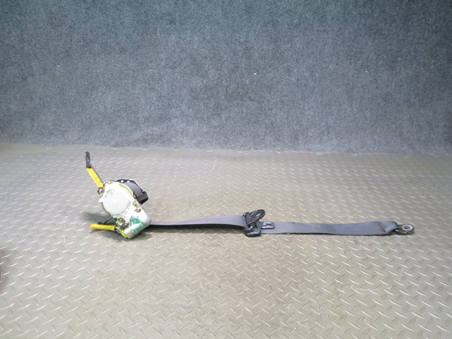 00-01 TOYOTA MR2 FRONT RIGHT & LEFT SIDE SEATBELT RETRACTOR SET OEM