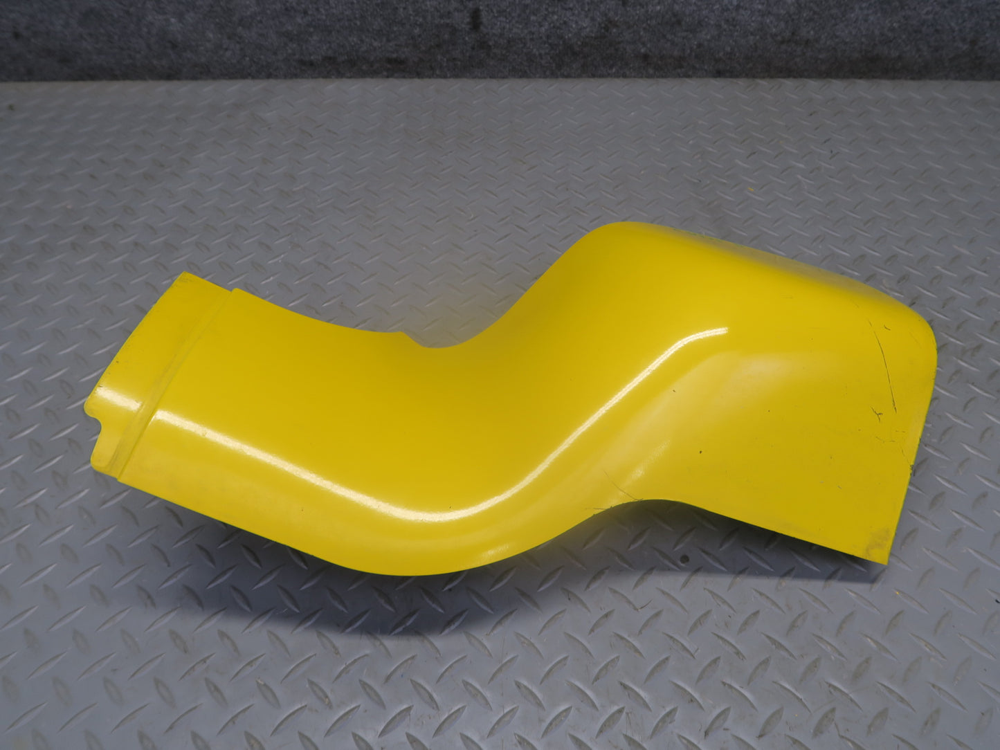 03-06 Chevrolet SSR Front Right Fender Rocker Molding Yellow OEM