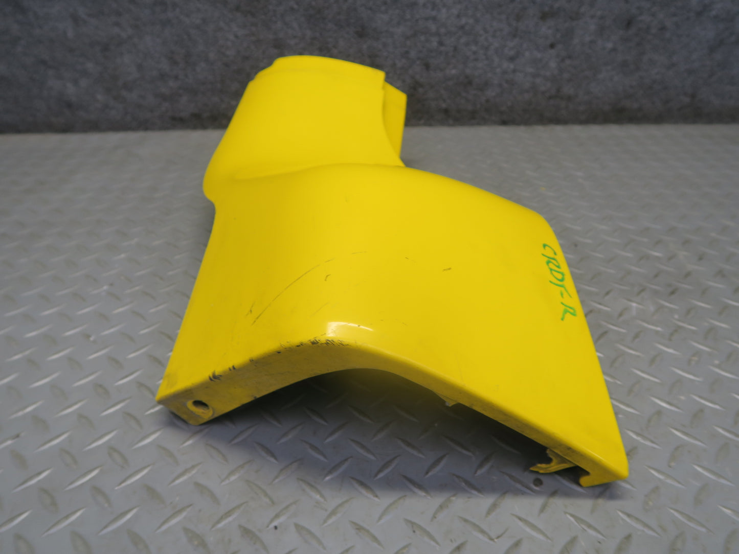 03-06 Chevrolet SSR Front Right Fender Rocker Molding Yellow OEM
