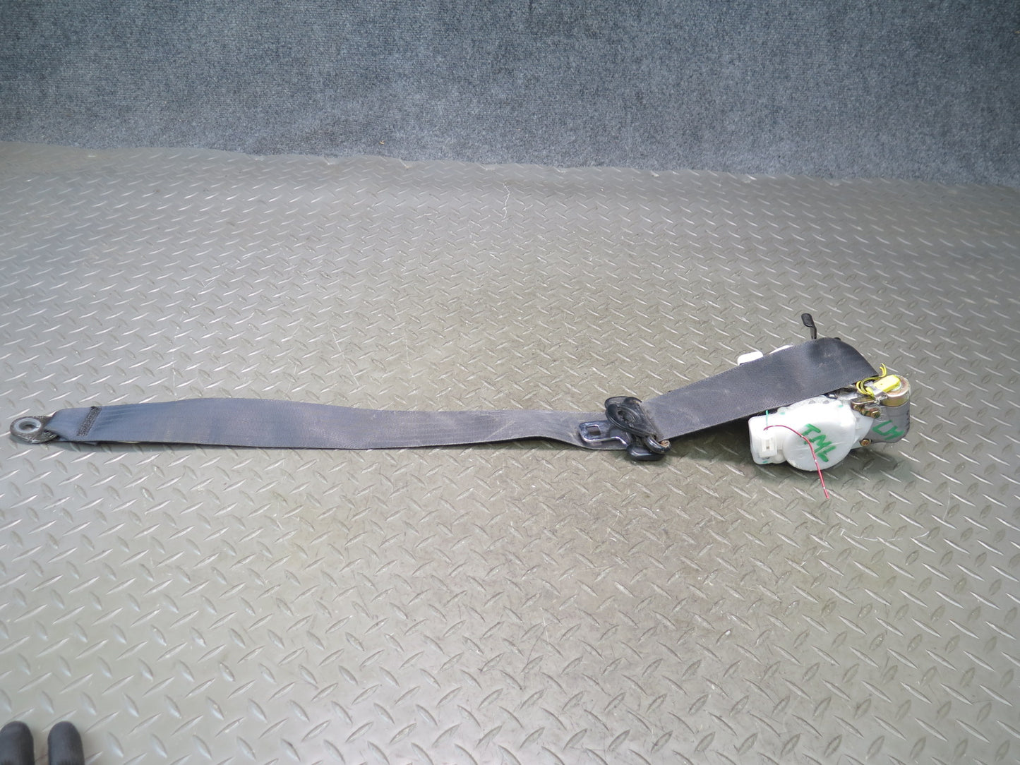 00-01 TOYOTA MR2 FRONT RIGHT & LEFT SIDE SEATBELT RETRACTOR SET OEM