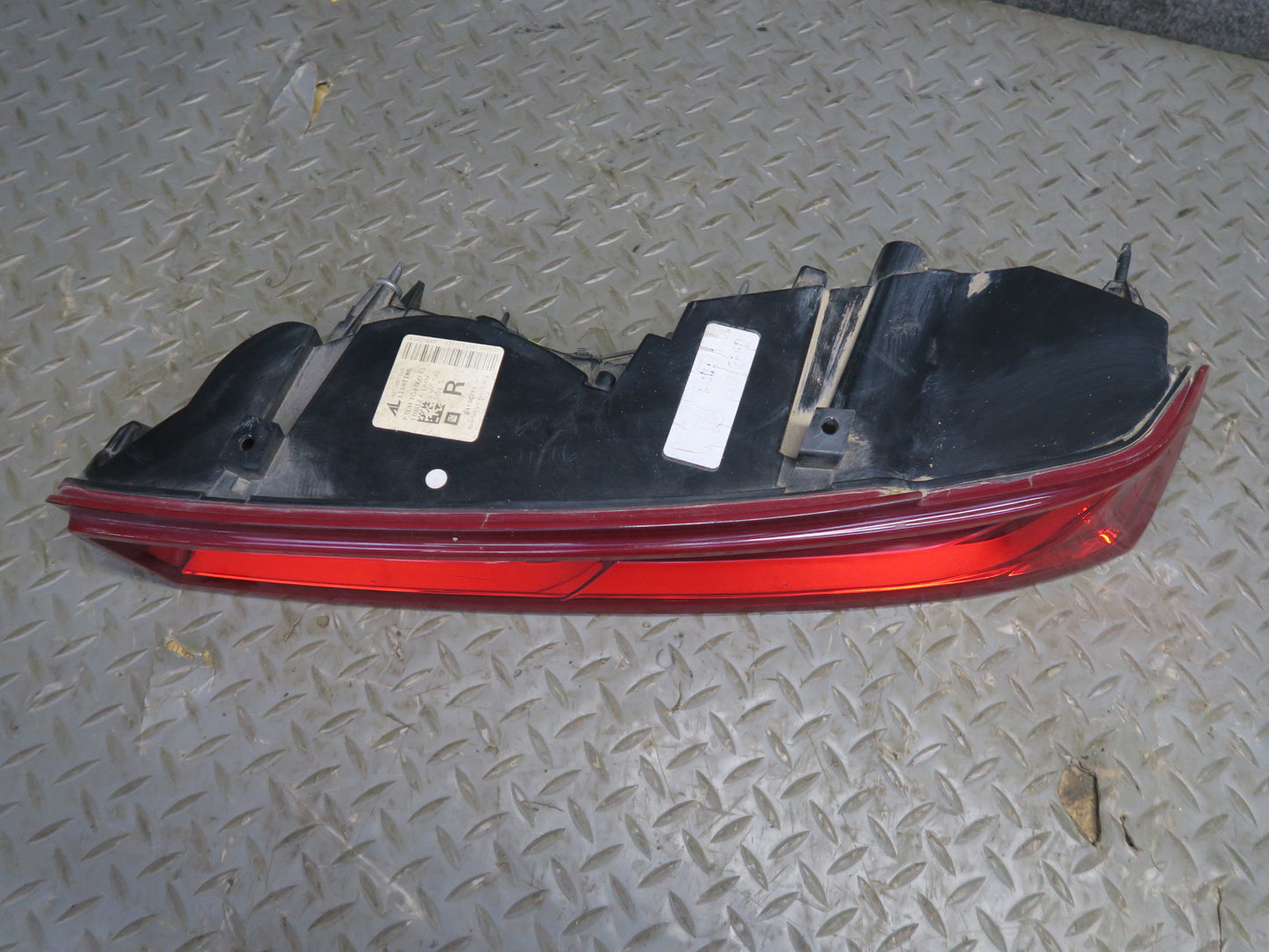 16-18 Chevrolet Camaro Set of 2 Rear Left & Right LED Tail Light Lamp OEM