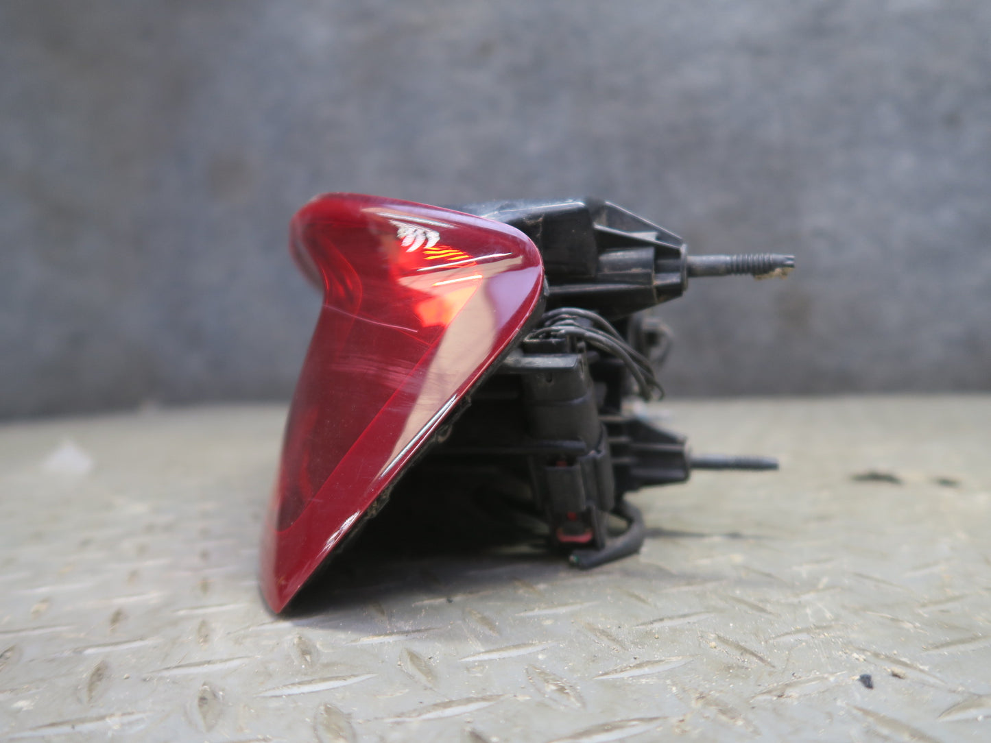 16-18 Chevrolet Camaro Set of 2 Rear Left & Right LED Tail Light Lamp OEM