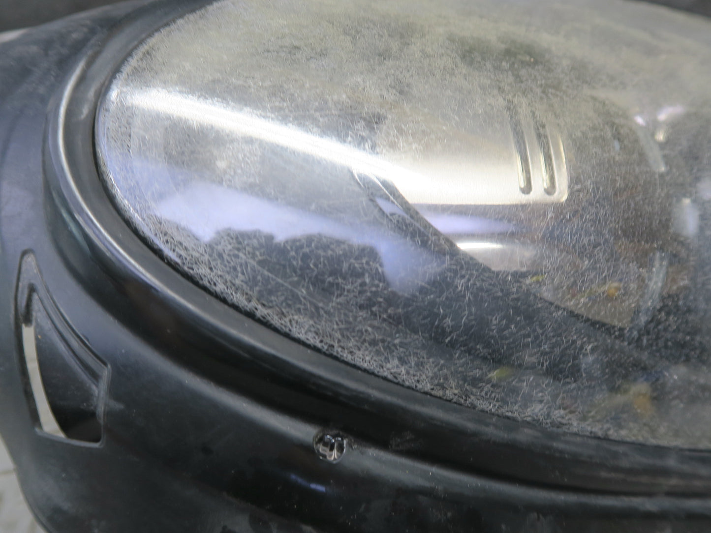 15-18 Porsche Macan Front Right Xenon Headlight w Ballast 95B941032DB Defected