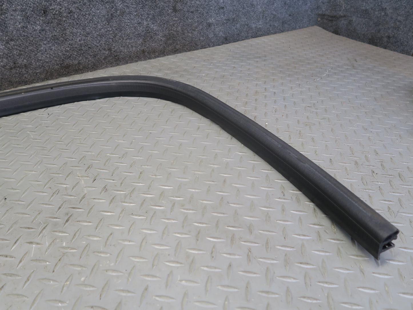 03-06 Chevrolet SSR Right Passenger Door Weatherstrip Rubber Seal OEM