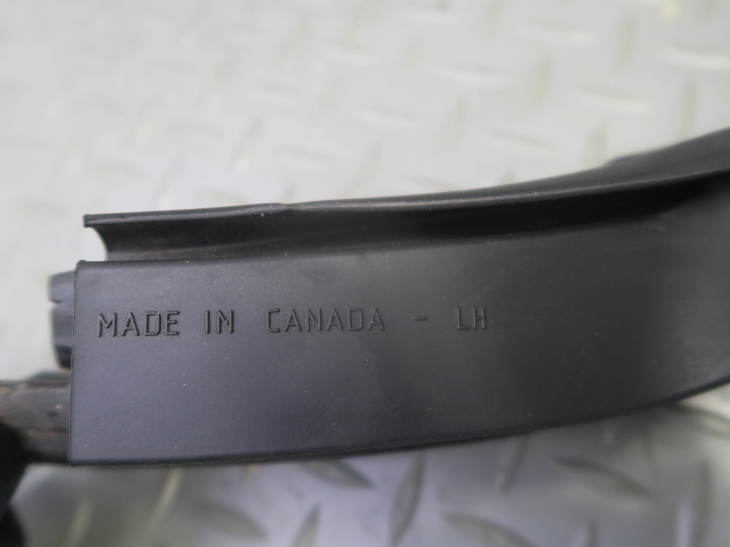 03-06 Chevrolet SSR Front Windshield Frame Weatherstrip Rubber Seal OEM