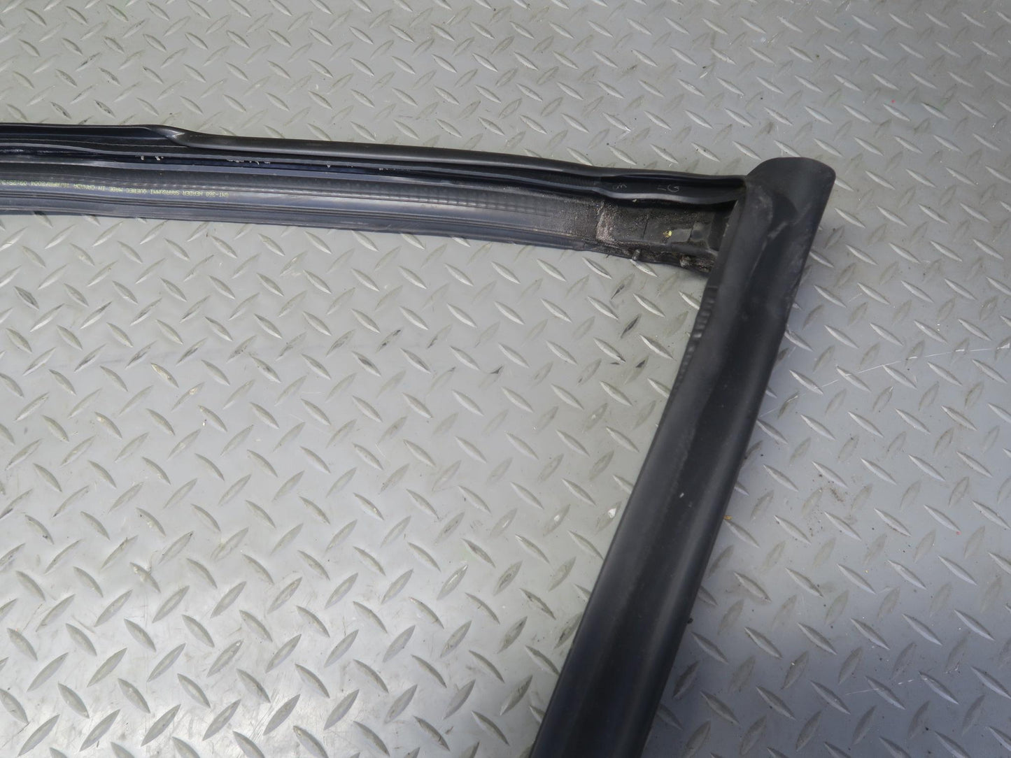 03-06 Chevrolet SSR Front Windshield Frame Weatherstrip Rubber Seal OEM