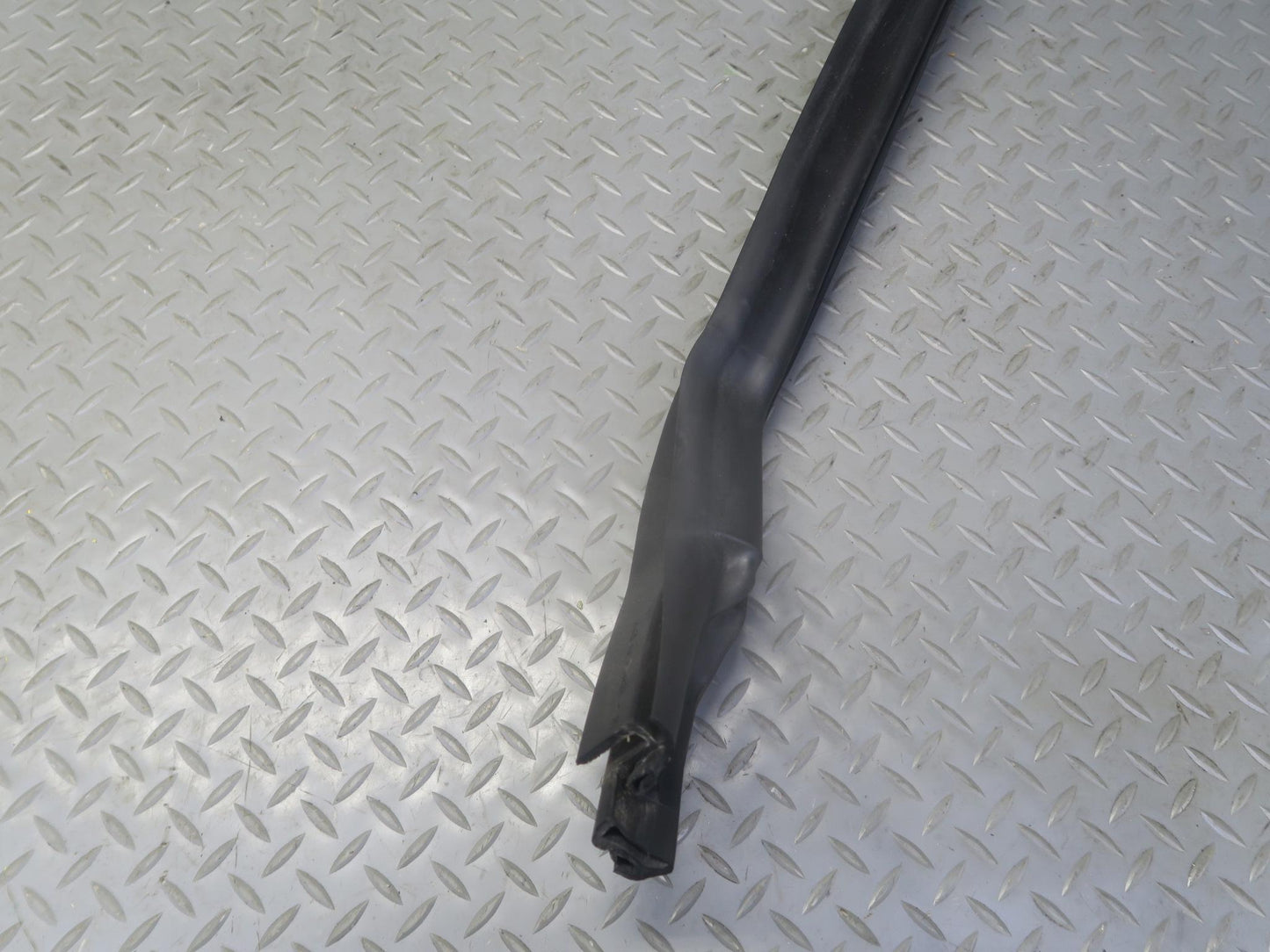 03-06 Chevrolet SSR Front Windshield Frame Weatherstrip Rubber Seal OEM
