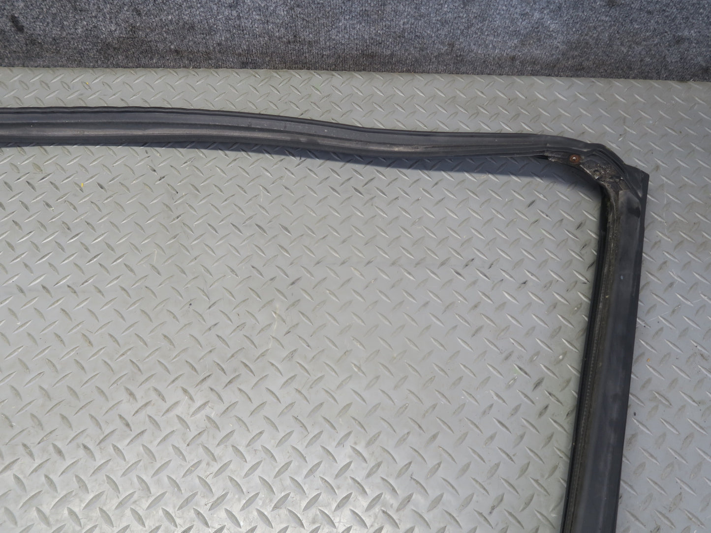 03-06 Chevrolet SSR Front Windshield Frame Weatherstrip Rubber Seal OEM
