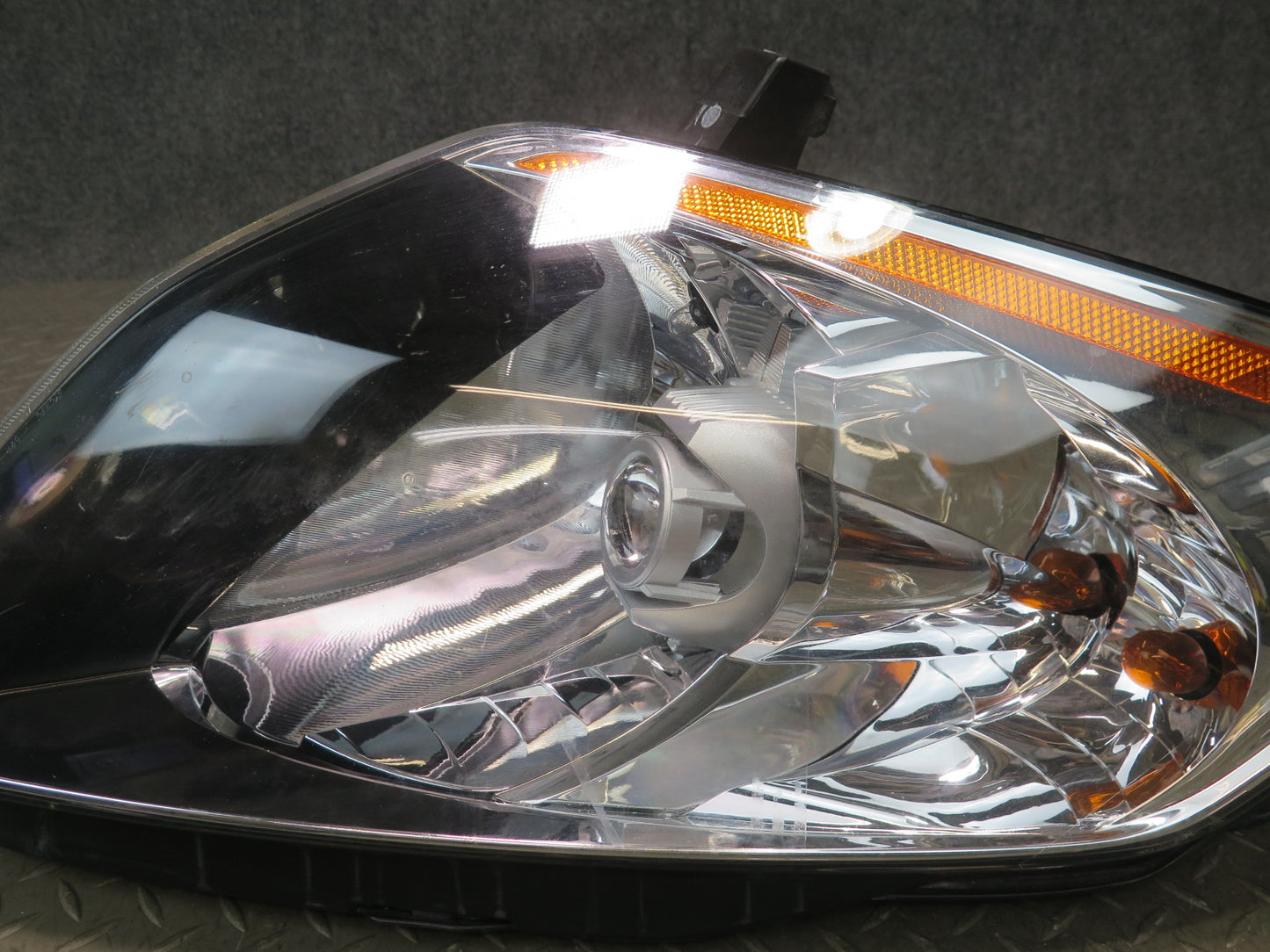 03-05 Nissan 350Z Z33 Front Right Xenon HID Headlight Lamp w Ballast OEM