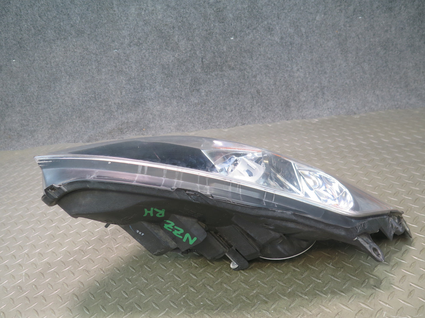 03-05 Nissan 350Z Z33 Front Right Xenon HID Headlight Lamp w Ballast OEM