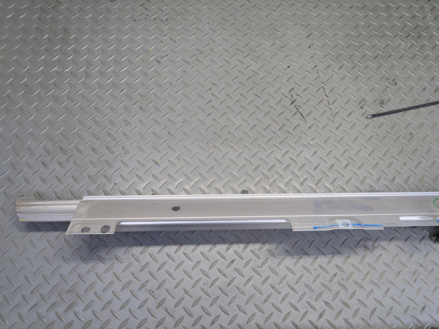 2013-2019 Mercedes X166 GLS450 Panoramic Sunroof Track Rail Frame Assembly