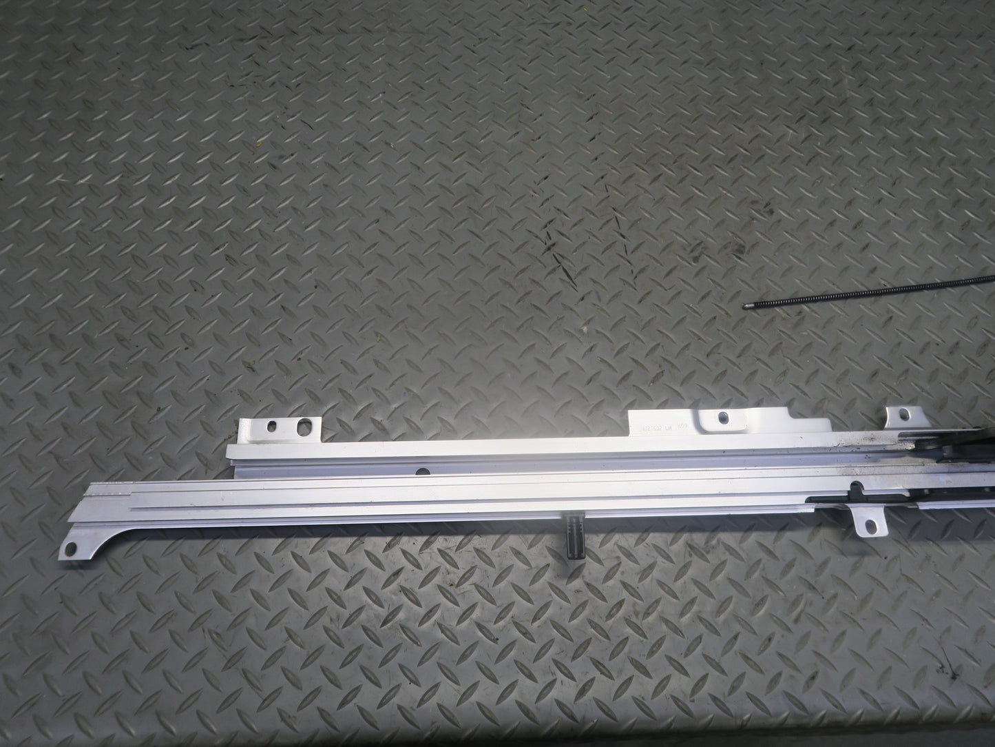 2013-2019 Mercedes X166 GLS450 Panoramic Sunroof Track Rail Frame Assembly