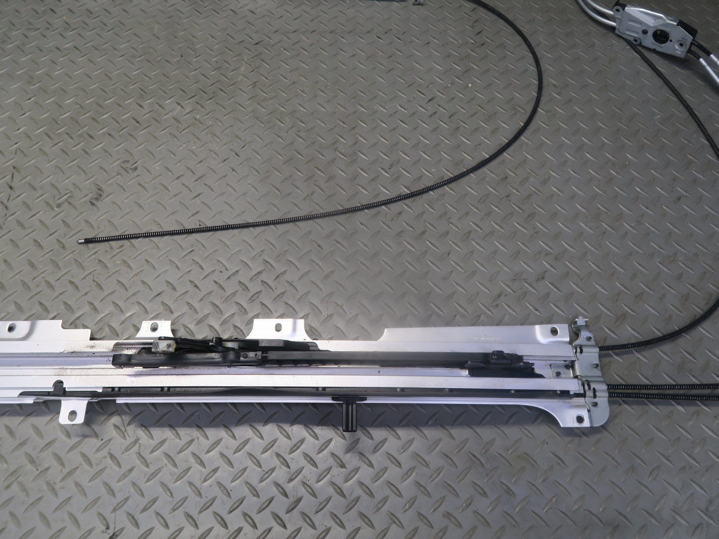 2013-2019 Mercedes X166 GLS450 Panoramic Sunroof Track Rail Frame Assembly
