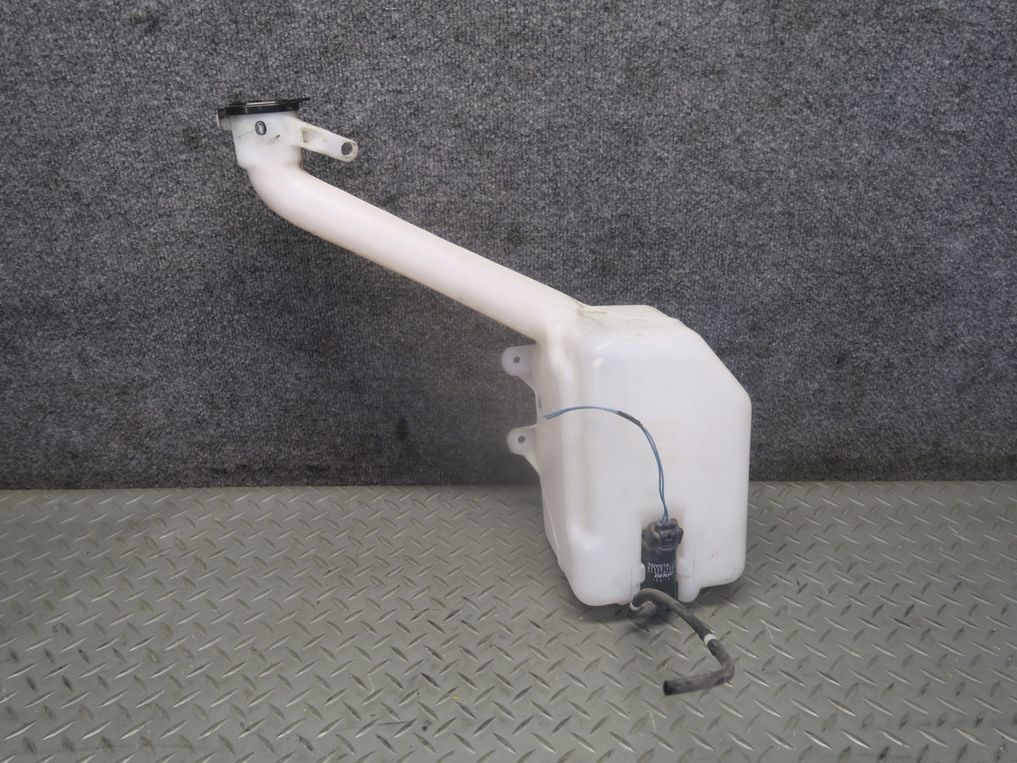 00-05 Toyota MR2 Spyder ZZW30L Windshield Washer Fluid Reservoir Tank w Pump OEM