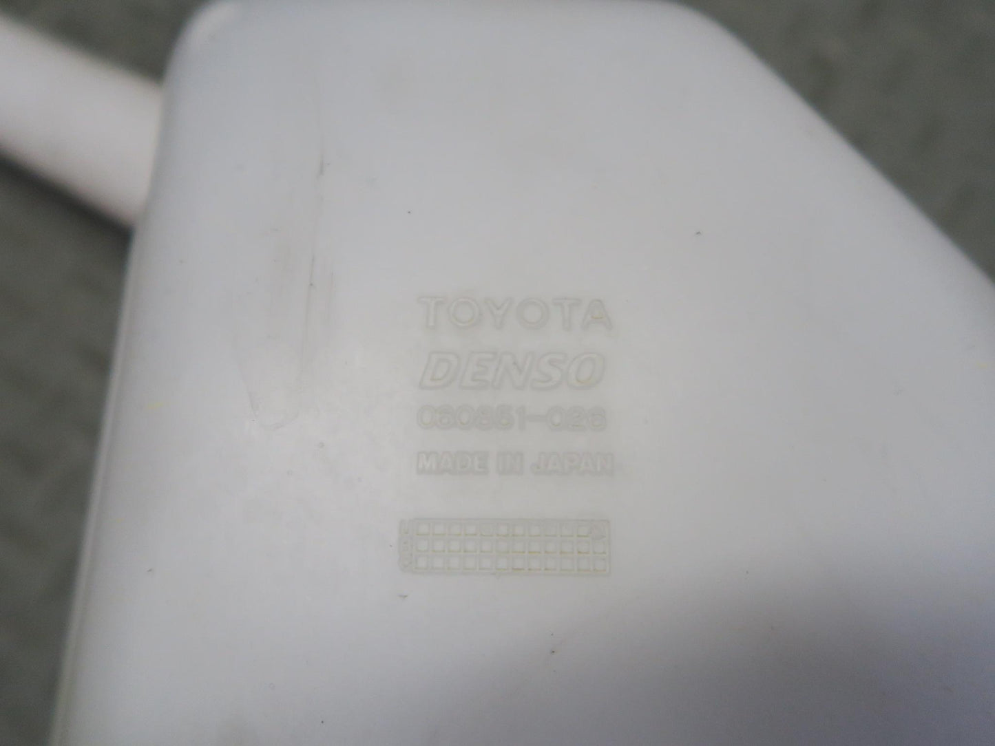 00-05 Toyota MR2 Spyder ZZW30L Windshield Washer Fluid Reservoir Tank w Pump OEM
