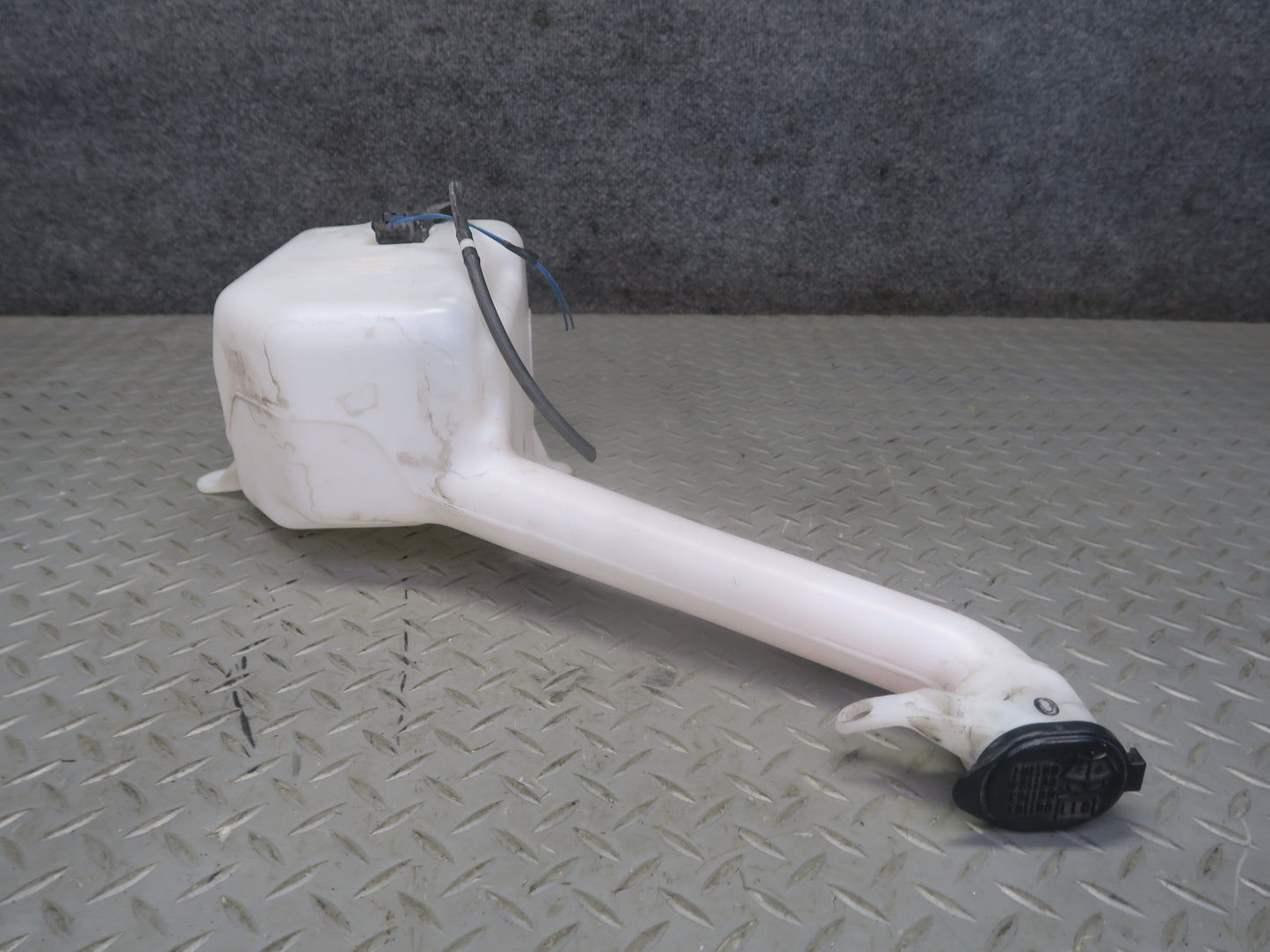00-05 Toyota MR2 Spyder ZZW30L Windshield Washer Fluid Reservoir Tank w Pump OEM