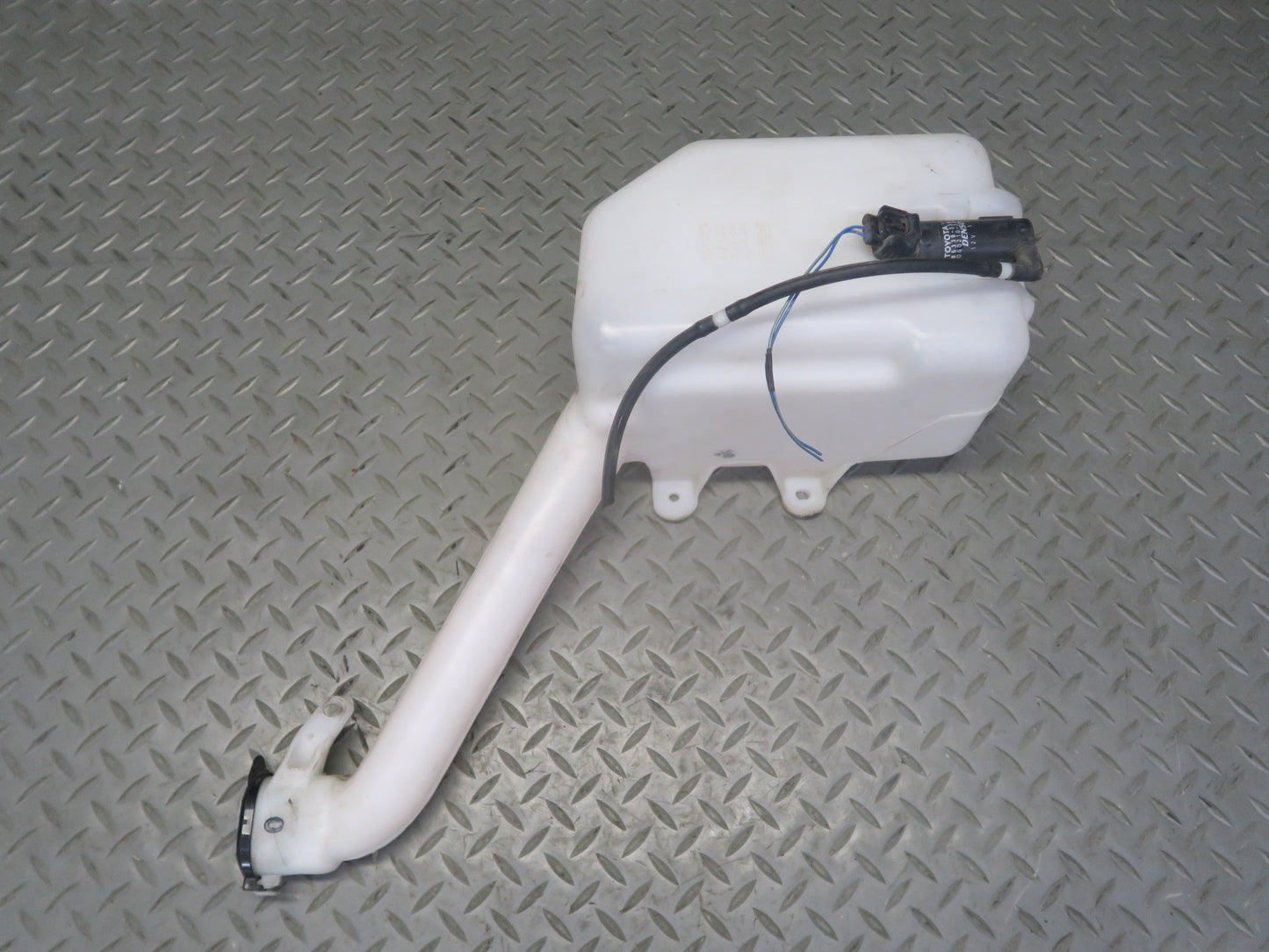 00-05 Toyota MR2 Spyder ZZW30L Windshield Washer Fluid Reservoir Tank w Pump OEM