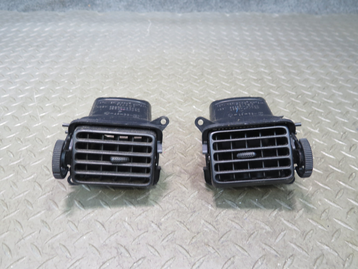 00-05 Toyota MR2 Spyder ZZW30L Dash Front Left Right A/C Air Vent Grille Set OEM