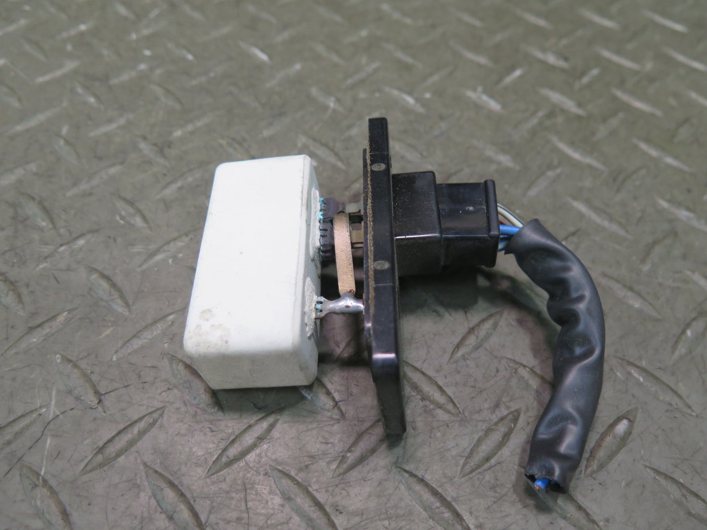 00-05 Toyota MR2 Spyder ZZW30L A/C Heater Blower Motor Fan Resistor OEM