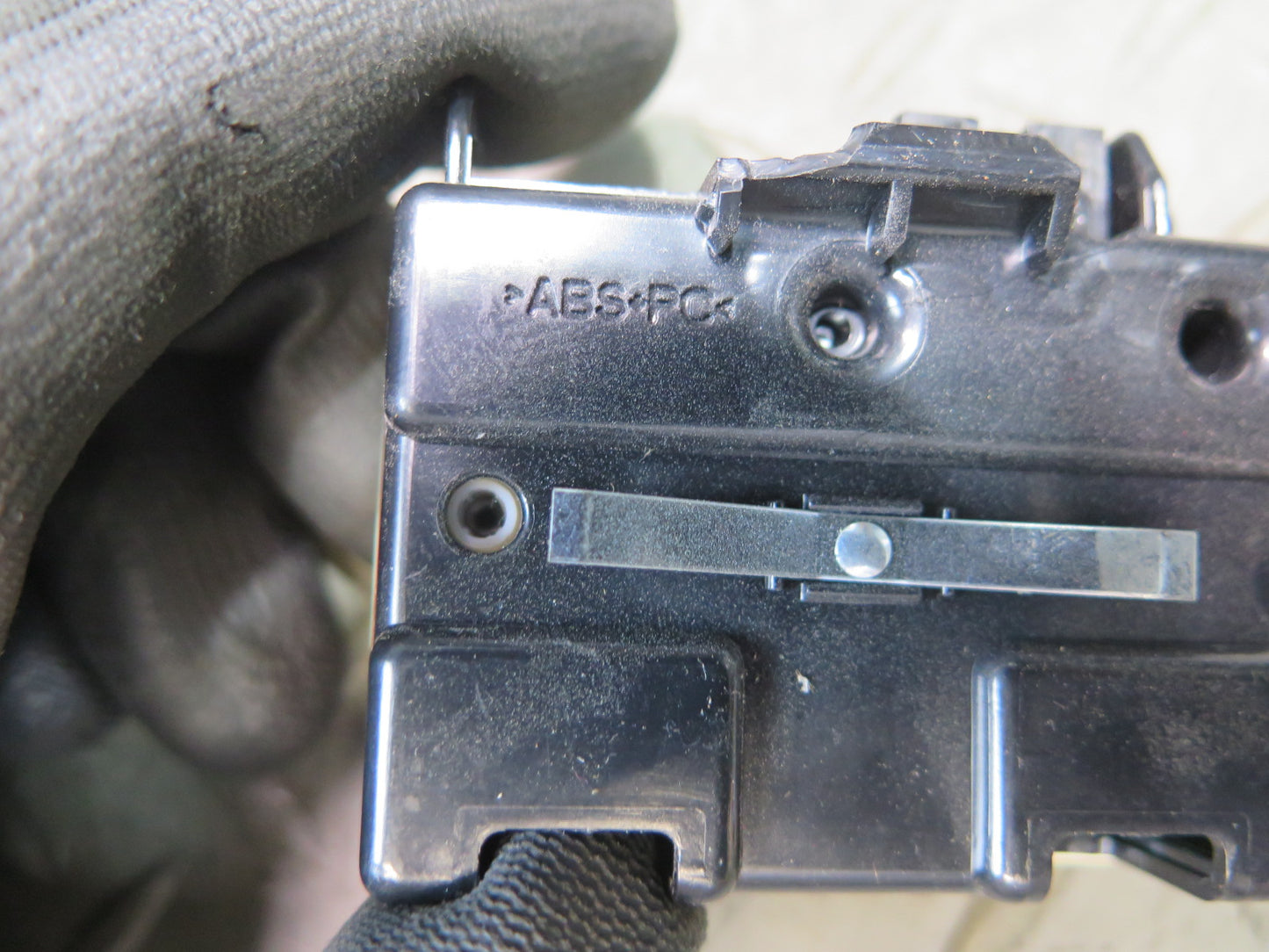 03-06 Chevrolet SSR Theft Locking Control Module 25757280 OEM