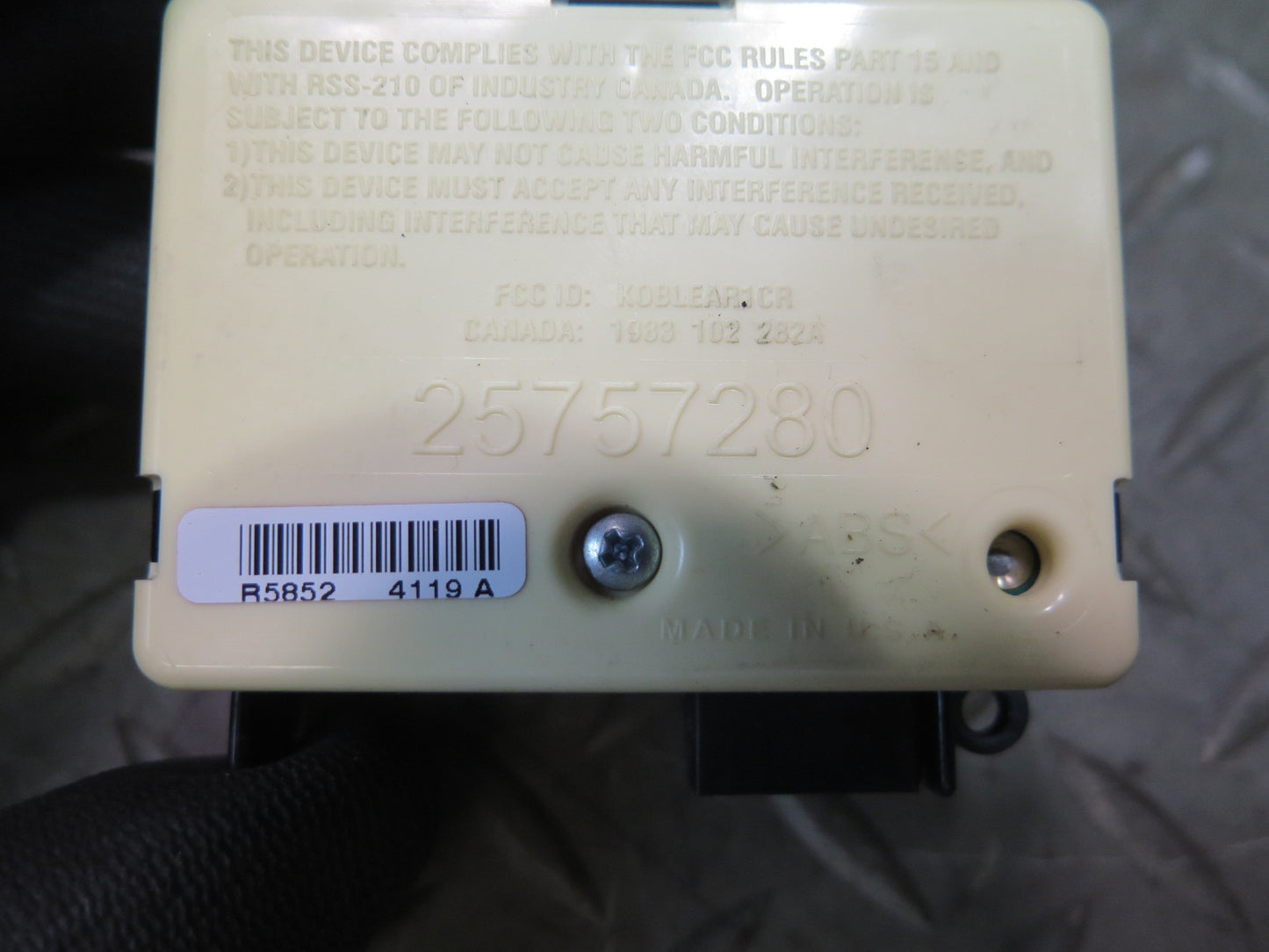 03-06 Chevrolet SSR Theft Locking Control Module 25757280 OEM