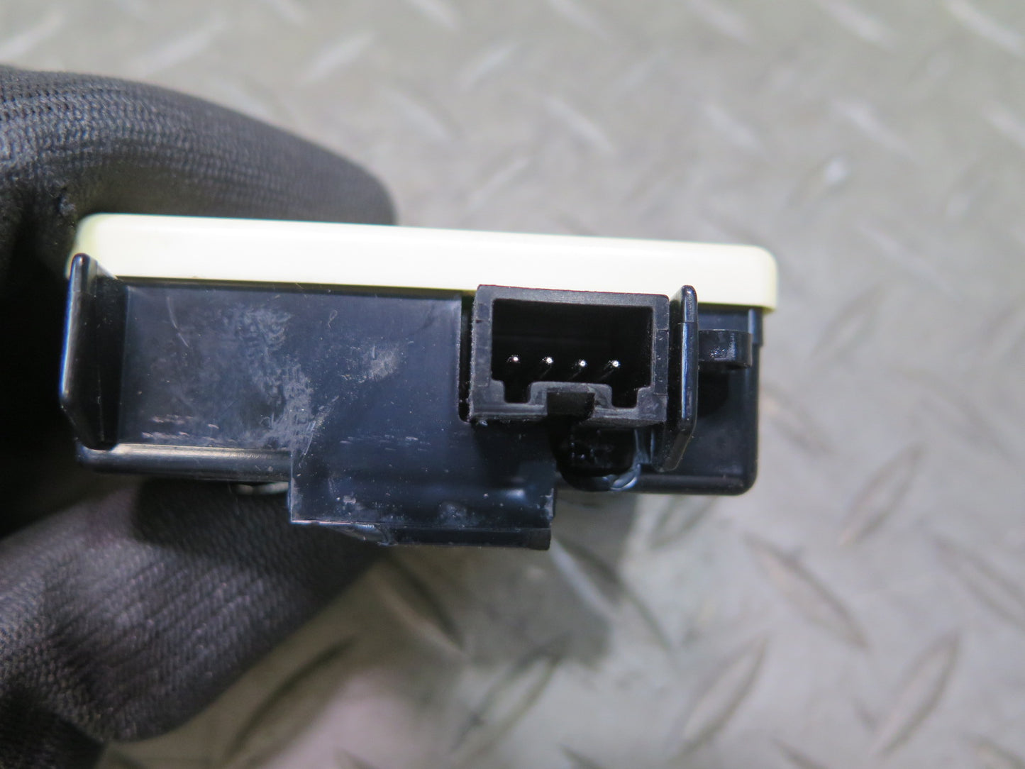03-06 Chevrolet SSR Theft Locking Control Module 25757280 OEM