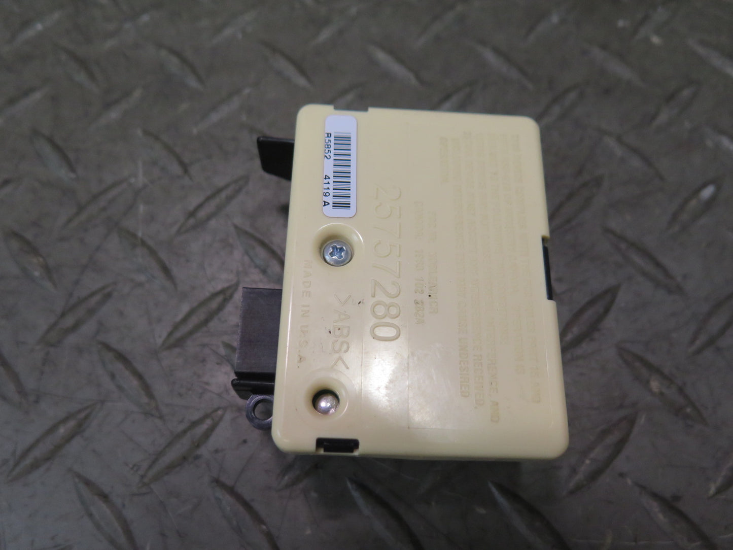03-06 Chevrolet SSR Theft Locking Control Module 25757280 OEM
