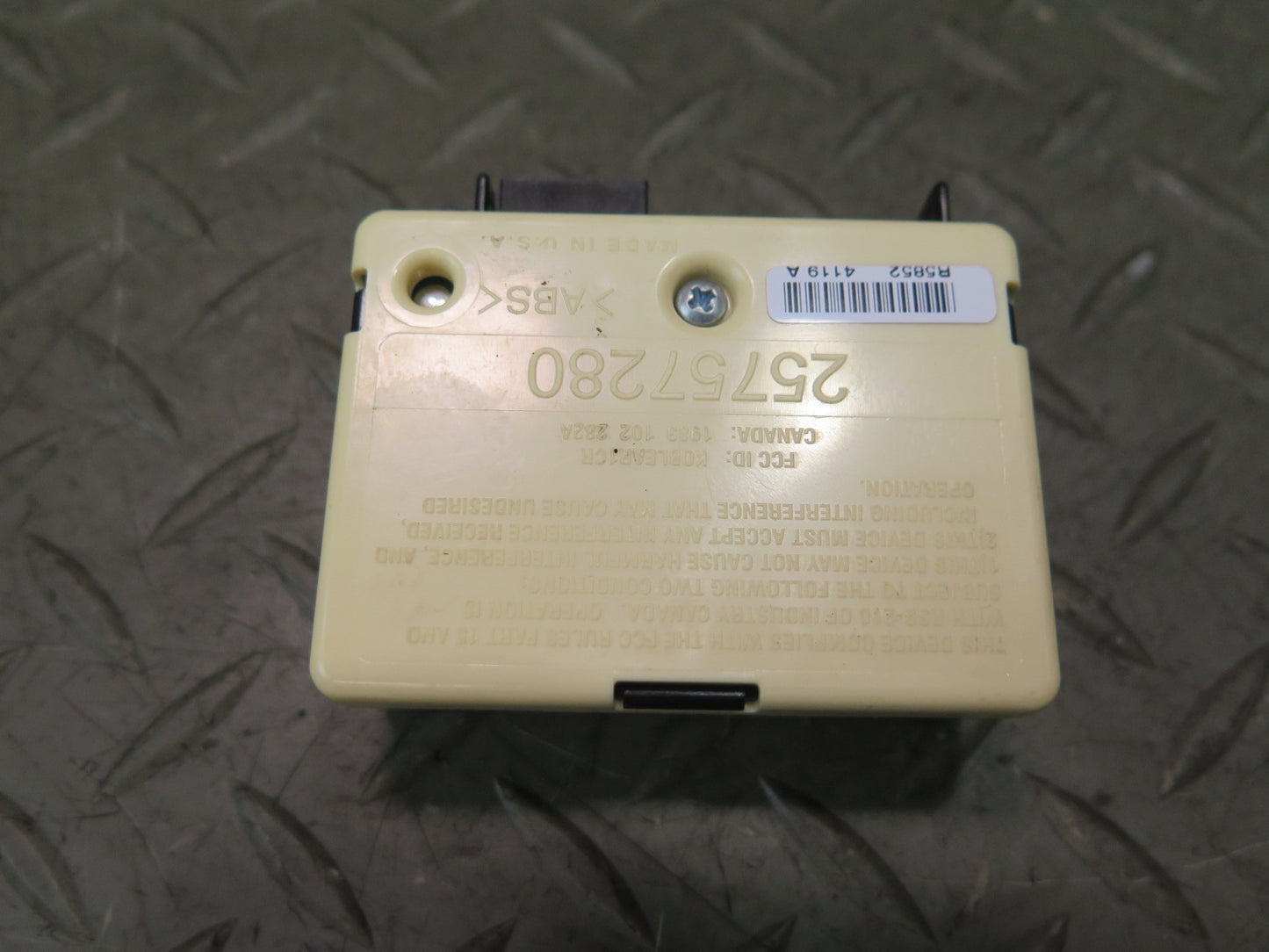 03-06 Chevrolet SSR Theft Locking Control Module 25757280 OEM