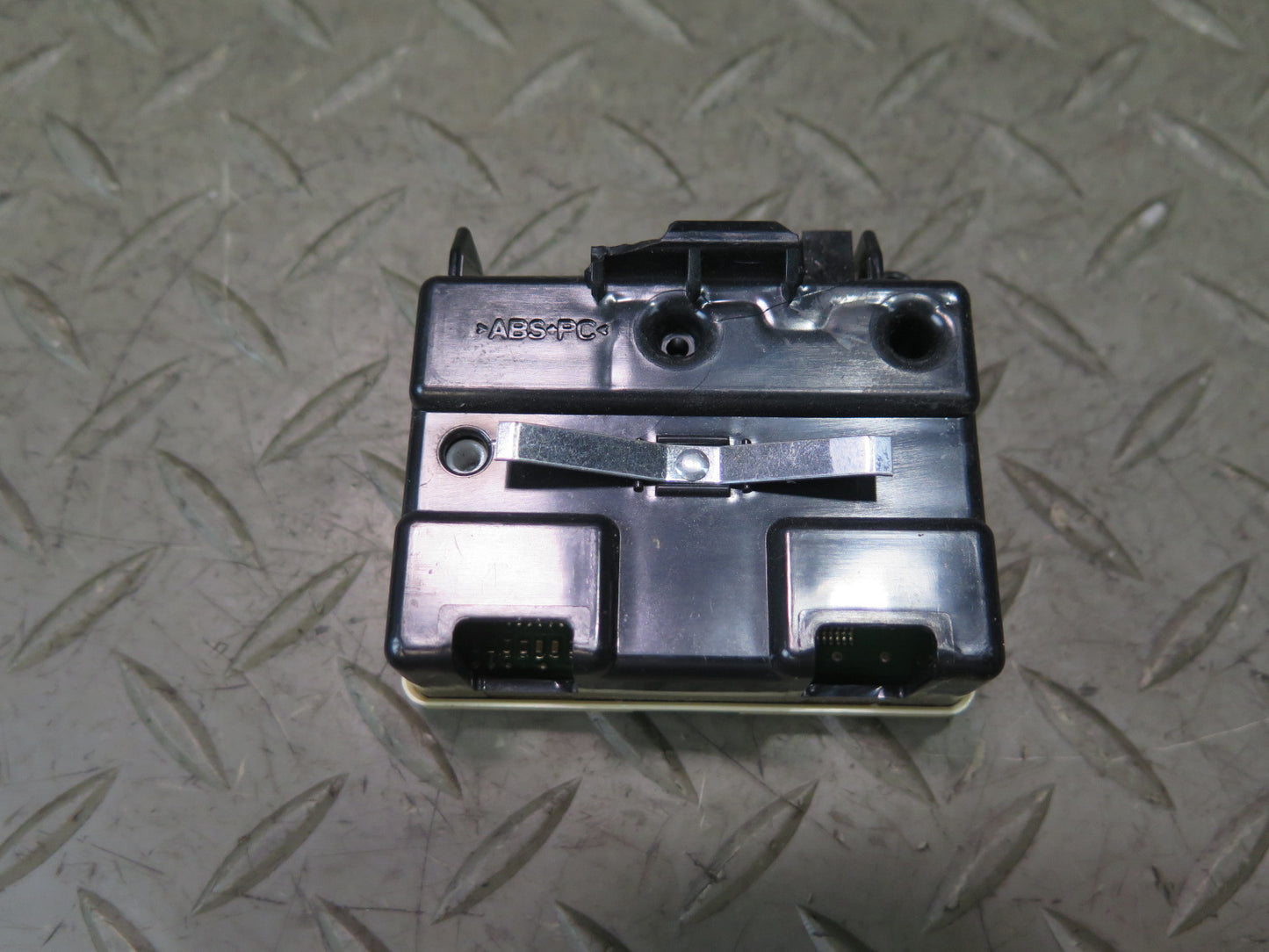 03-06 Chevrolet SSR Theft Locking Control Module 25757280 OEM