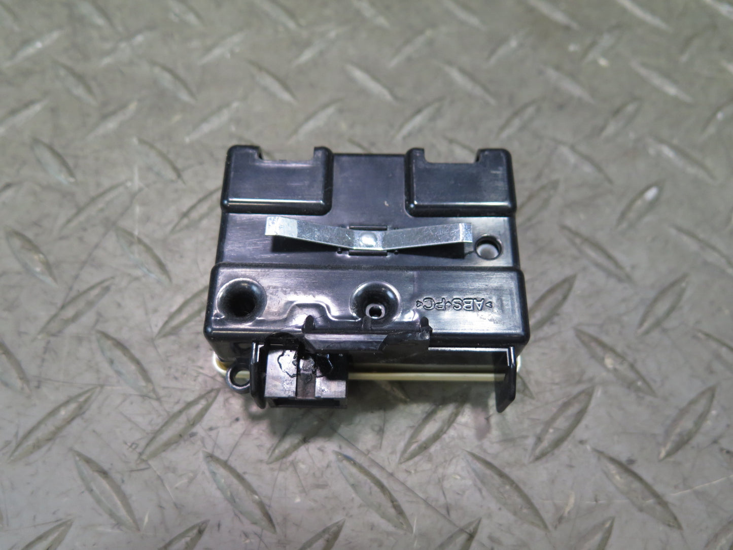 03-06 Chevrolet SSR Theft Locking Control Module 25757280 OEM