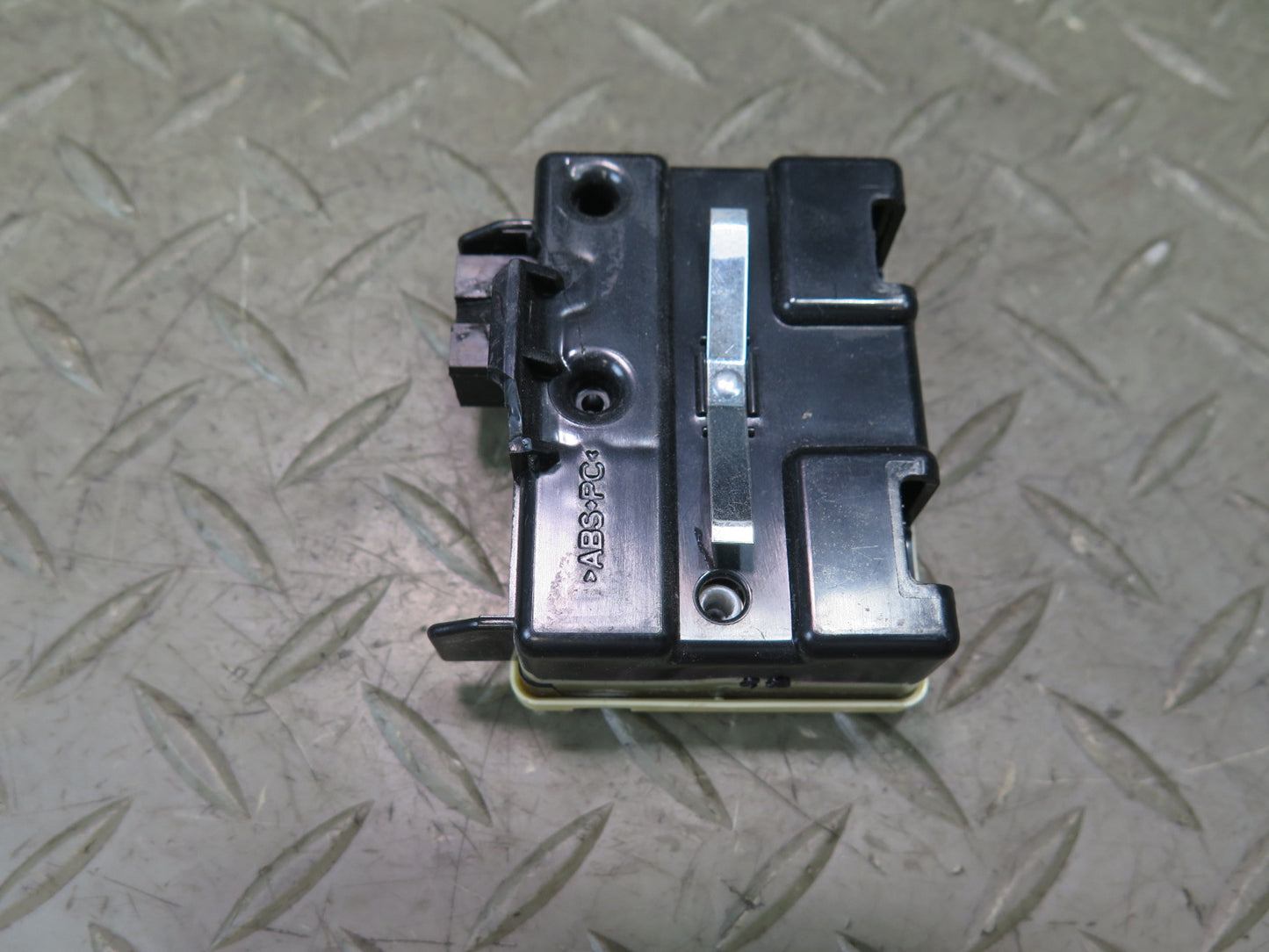 03-06 Chevrolet SSR Theft Locking Control Module 25757280 OEM