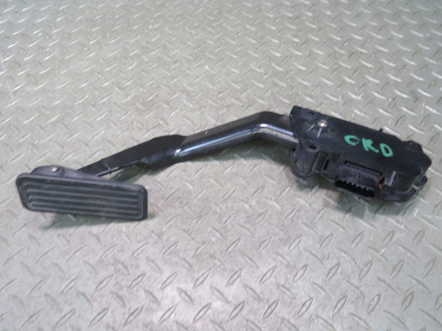 03-06 Chevrolet SSR A/T Accelerator Gas Pedal 15187573 OEM