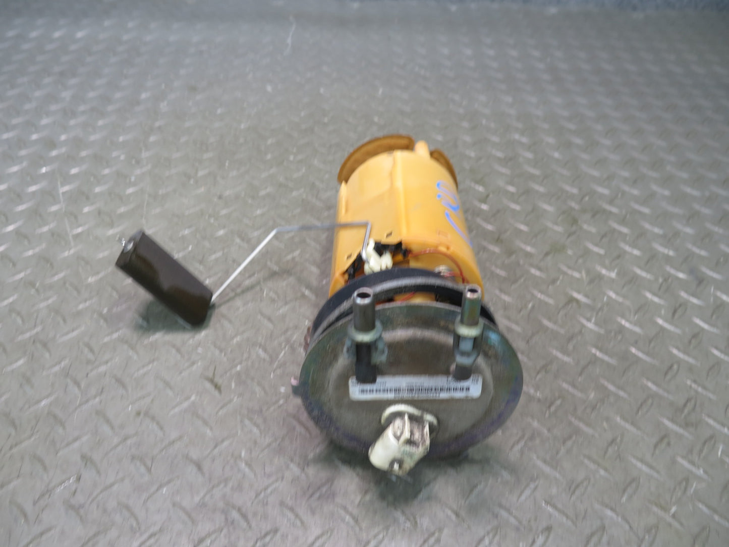 03-04 Chevrolet SSR 5.3L Fuel Gas Pump Sending Unit 15050444 OEM