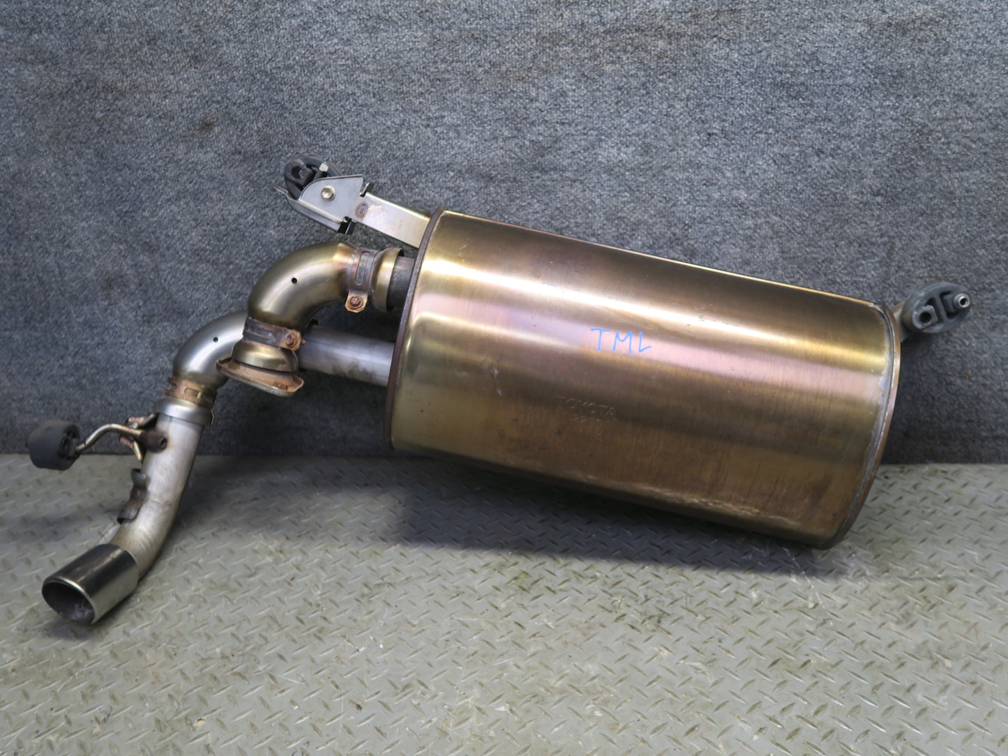 00-02 Toyota MR2 Spyder ZZW30L Rear Exhaust Muffler w Tip 77K Miles OEM
