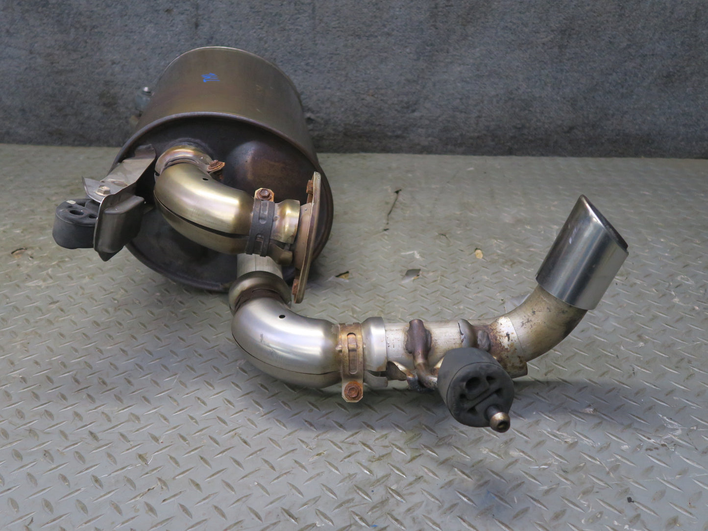 00-02 Toyota MR2 Spyder ZZW30L Rear Exhaust Muffler w Tip 77K Miles OEM