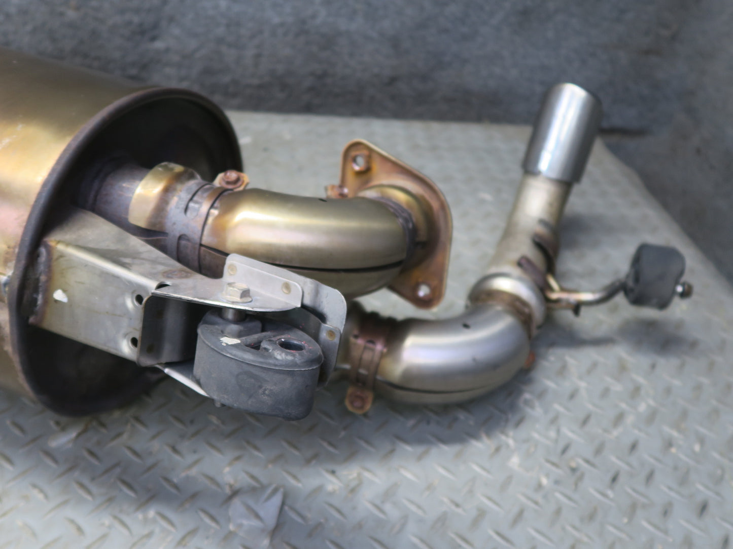 00-02 Toyota MR2 Spyder ZZW30L Rear Exhaust Muffler w Tip 77K Miles OEM