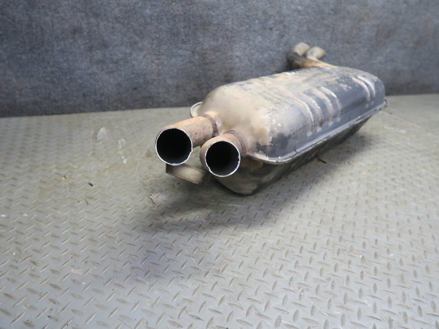 86-91 Mercedes W126 560SEL Sedan Rear Exhaust Muffler 1264913701 OEM