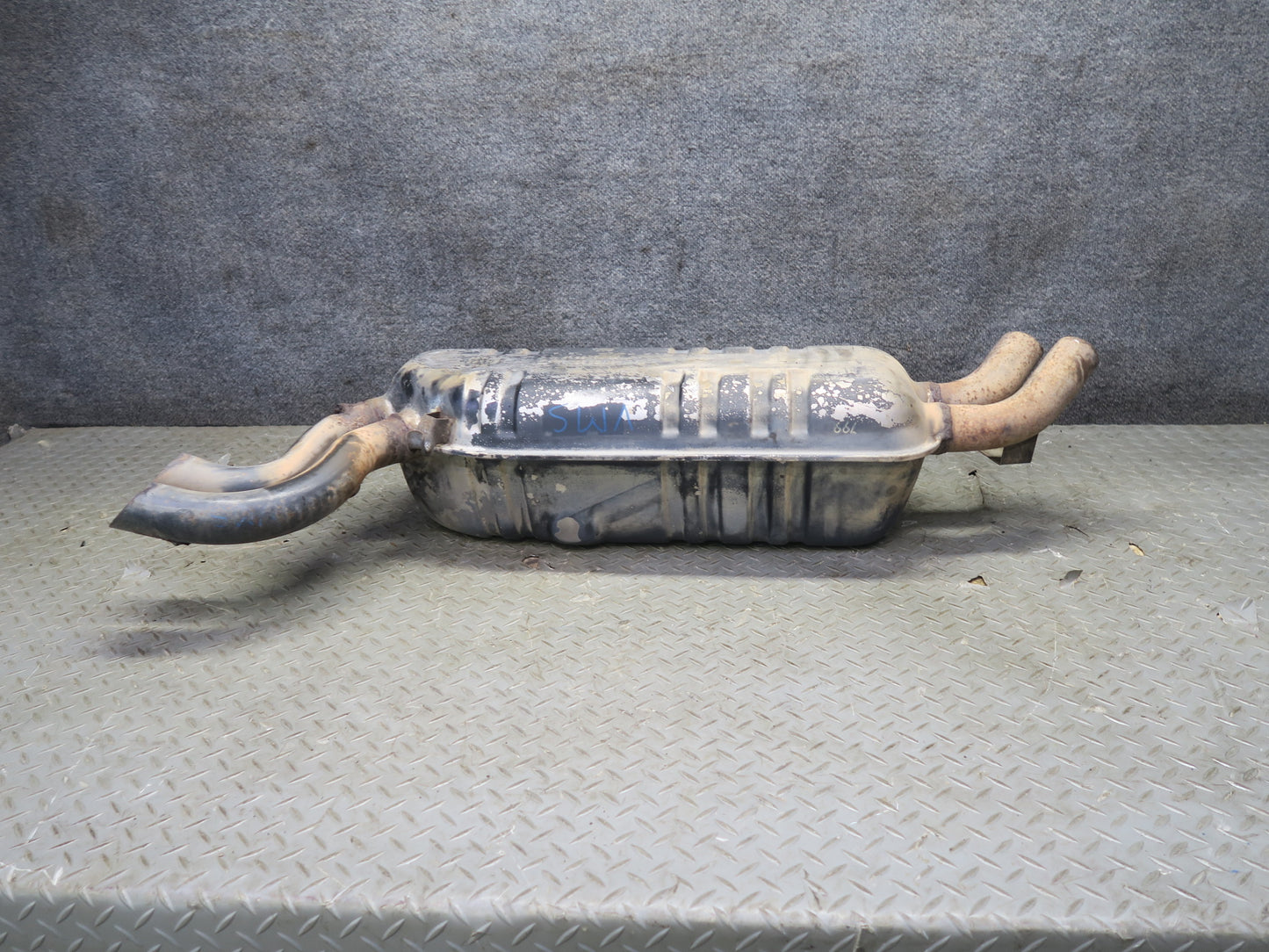 86-91 Mercedes W126 560SEL Sedan Rear Exhaust Muffler 1264913701 OEM