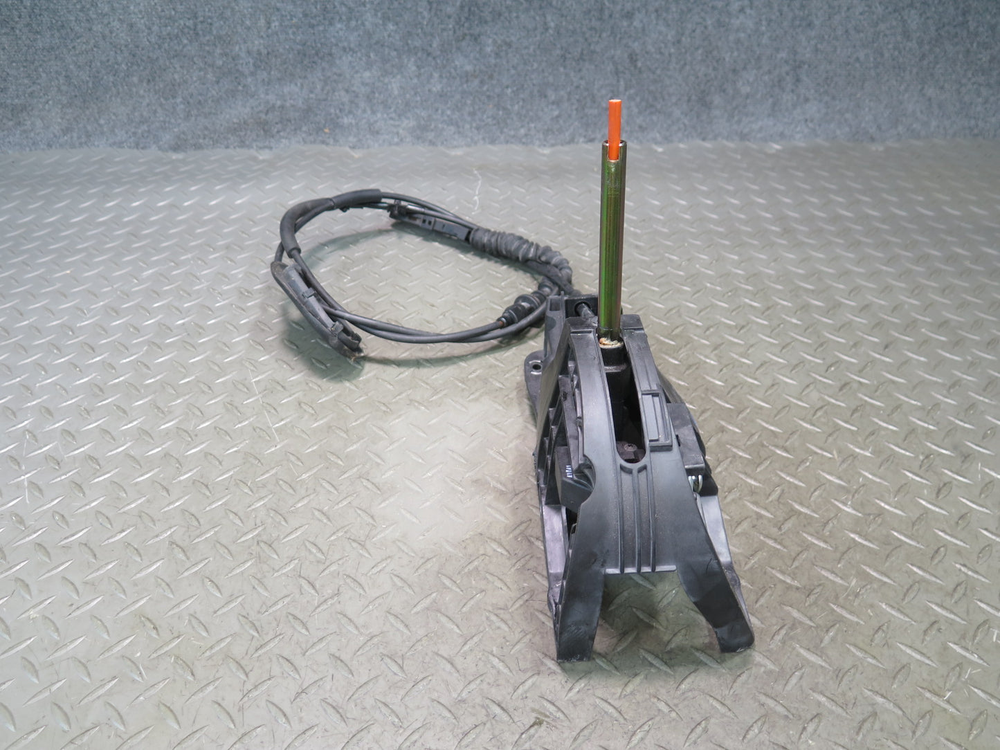 03-06 Chevrolet SSR A/T Automatic Transmission Gear Shifter w Cable OEM