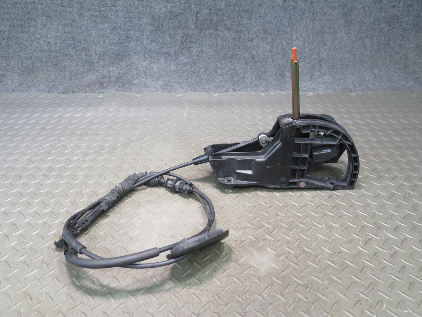 03-06 Chevrolet SSR A/T Automatic Transmission Gear Shifter w Cable OEM