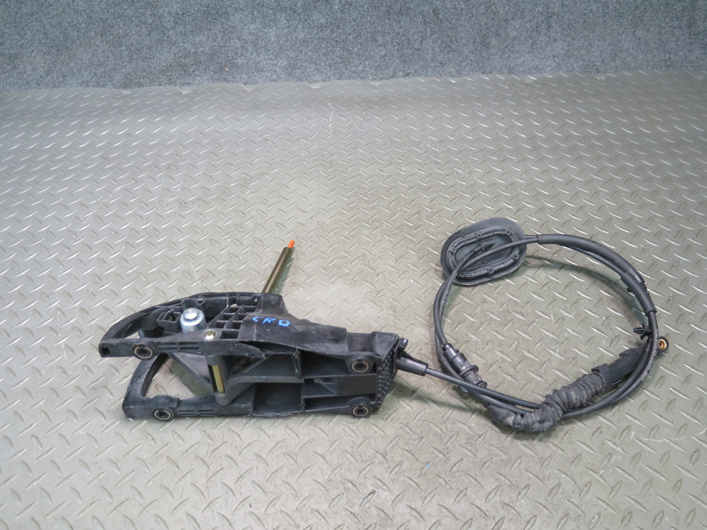 03-06 Chevrolet SSR A/T Automatic Transmission Gear Shifter w Cable OEM