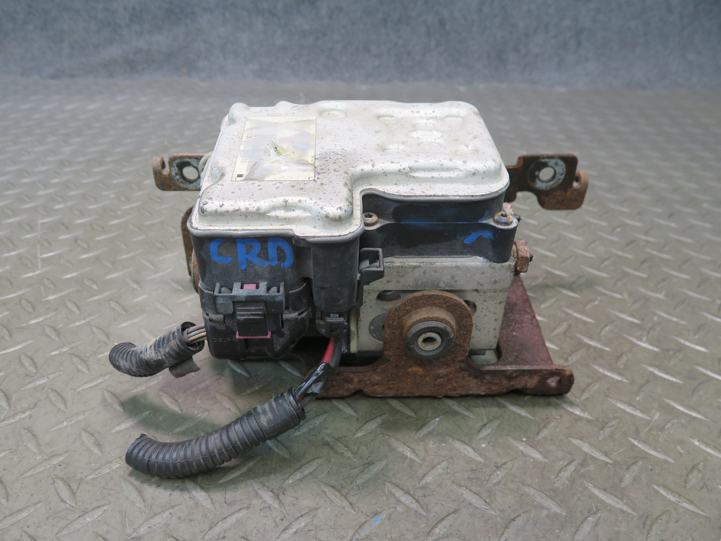 03-04 Chevrolet SSR A/T Anti Lock ABS Brake Pump Module w Bracket 13451136 OEM