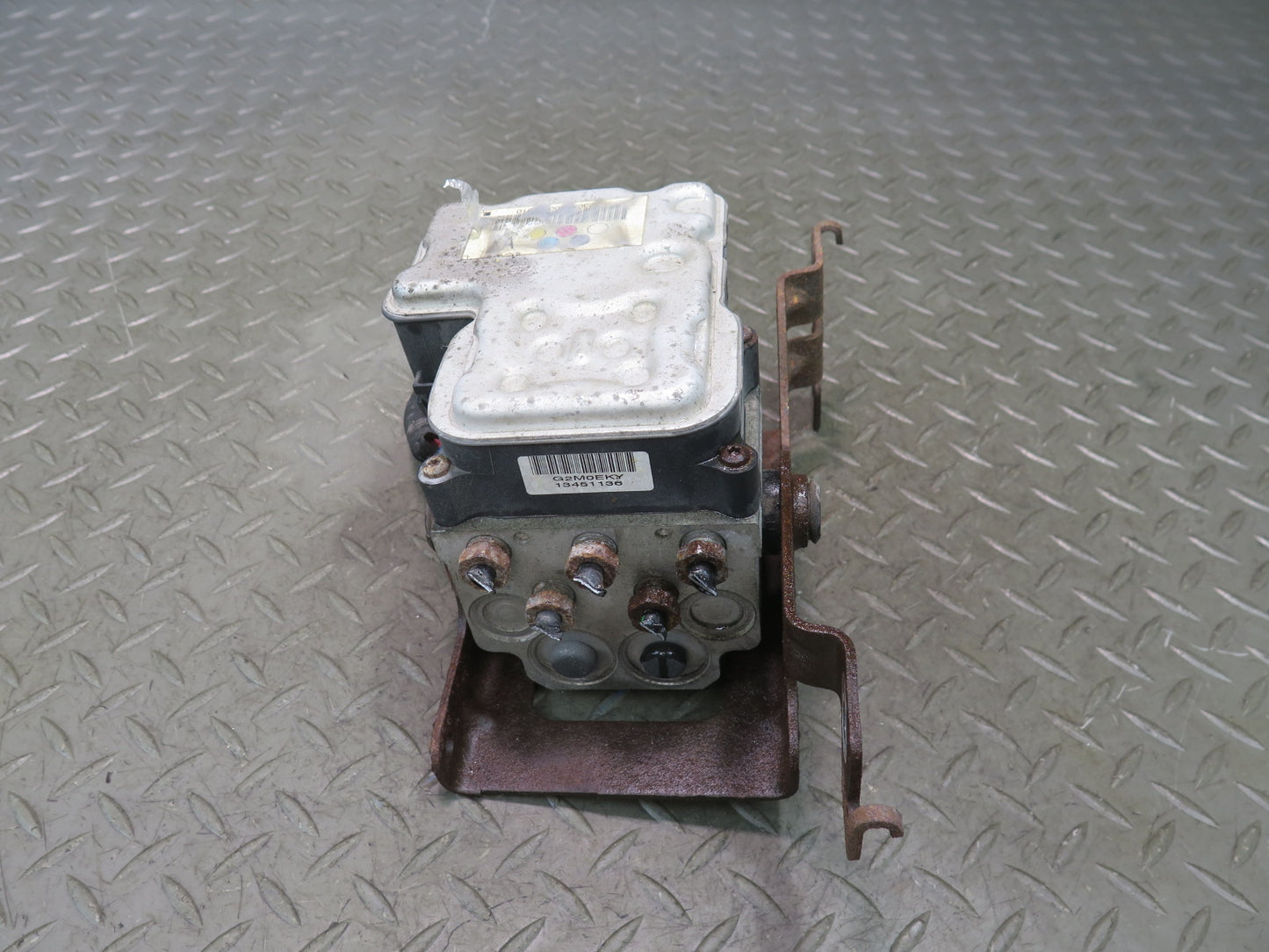 03-04 Chevrolet SSR A/T Anti Lock ABS Brake Pump Module w Bracket 13451136 OEM