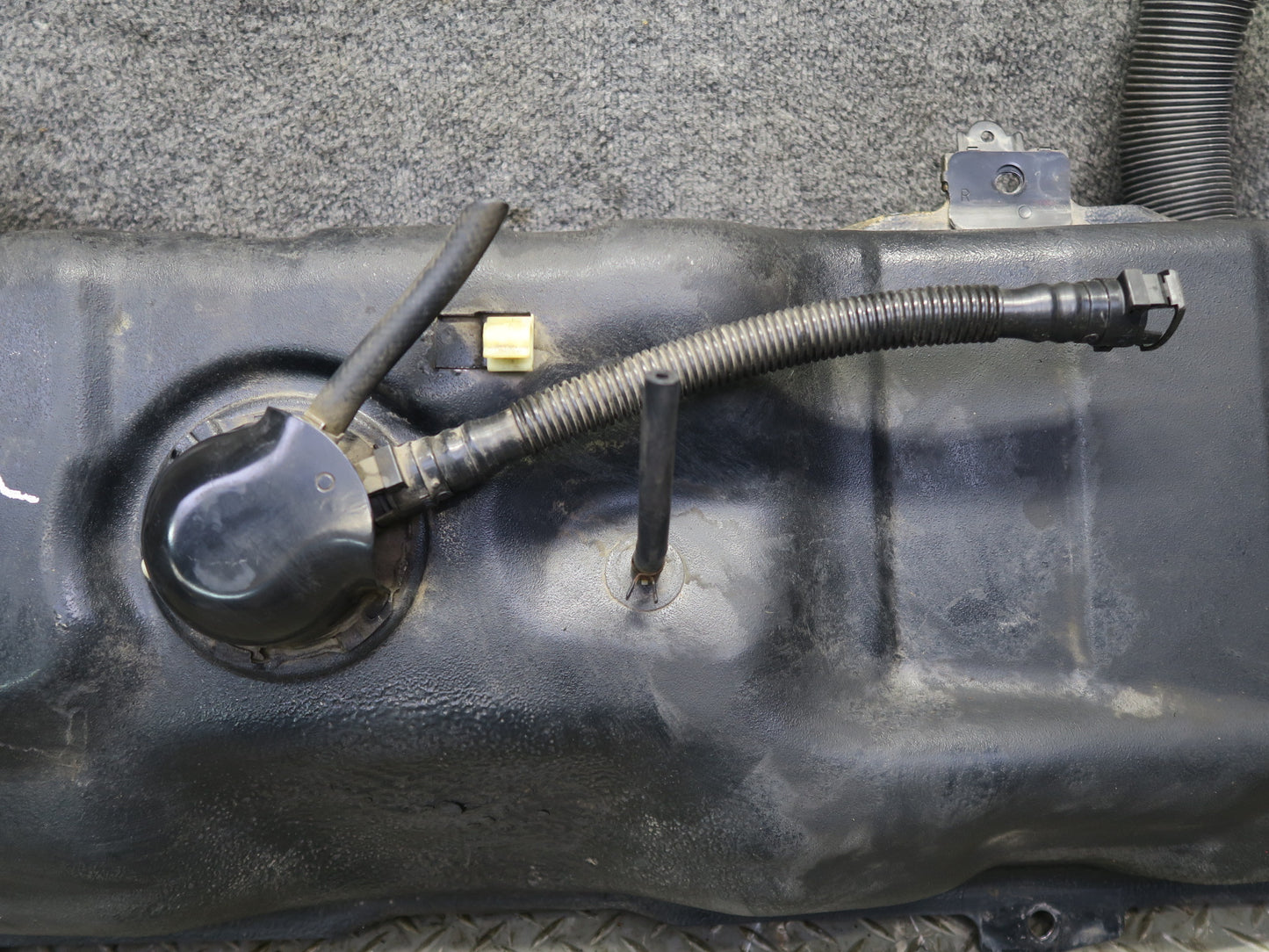 00-05 Toyota MR2 Spyder ZZW30L 1ZZFE Fuel Tank Unit 77K Miles OEM